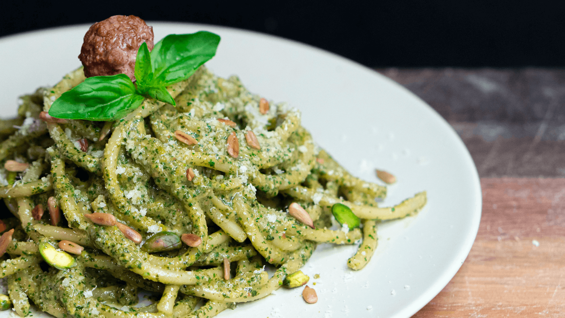 Spaghetti au Pesto Cacahuètes et Boulettes de Dinde